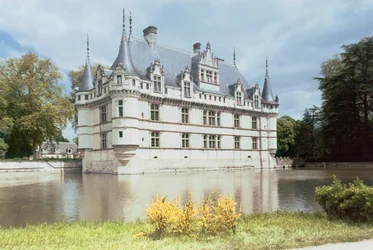 Exteriörvy av Chateau dAzay-le-Rideau, byggd för Gilles Berthelot, 1518-27